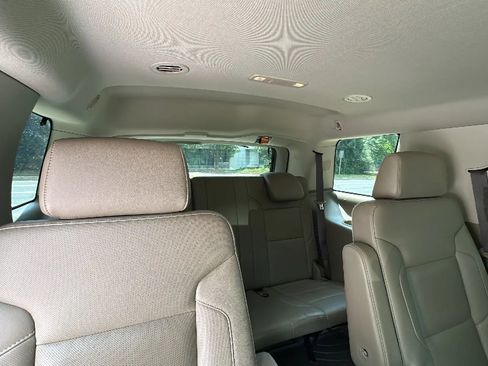 Used 2018 GMC Yukon SLT w/ Open Road Package AWD/4WD image 29