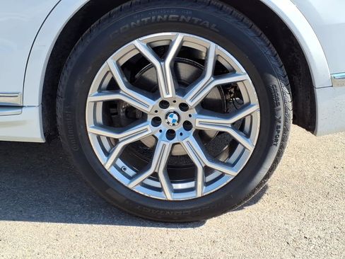 Used 2025 BMW X7 xDrive40i image 9