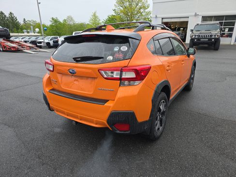 Used 2019 Subaru Crosstrek 2.0i Premium w/ Moonroof Package AWD/4WD image 3