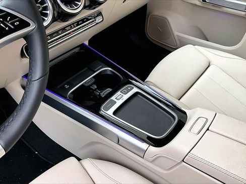 New 2026 Mercedes-Benz GLB 250 4MATIC image 8