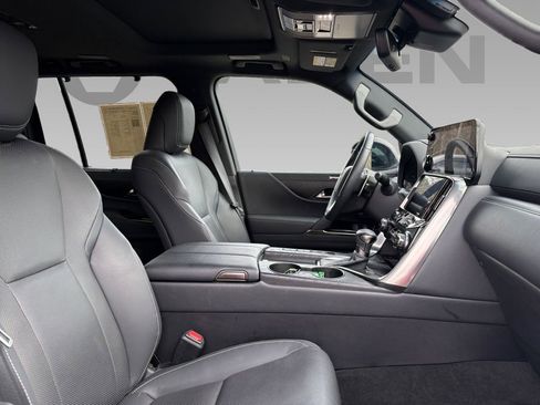 Used 2024 Lexus LX 600 4WD w/ Appearance Package image 9