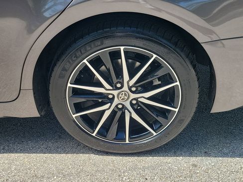 Used 2023 Toyota Camry SE FWD image 5