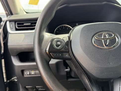 Used 2022 Toyota RAV4 LE w/ Carpet Mat Package (TMS) AWD/4WD image 15