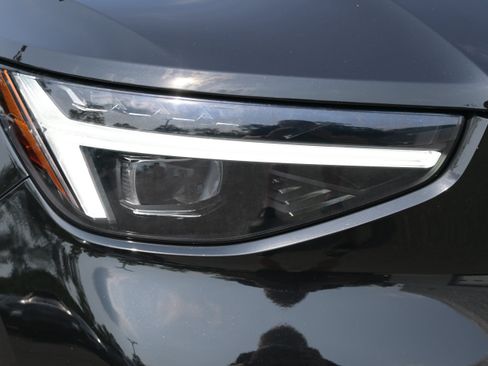 Used 2023 Volvo XC40 B5 Ultimate w/ Climate Package AWD/4WD image 11