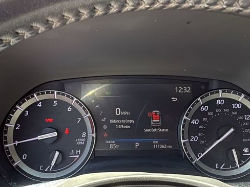 Used 2020 Toyota Highlander XLE image 26