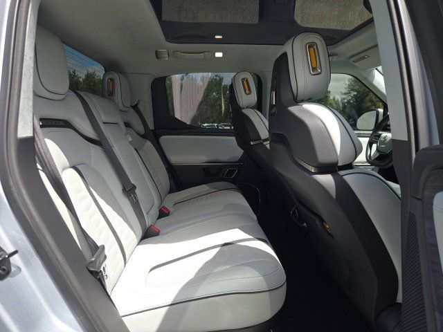 Used 2024 Rivian R1T Adventure Dual AWD/4WD image 10