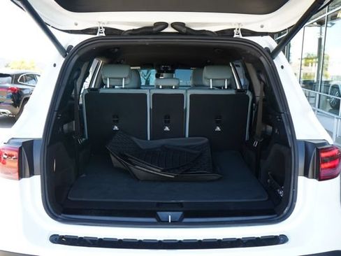 Used 2026 Mercedes-Benz GLB 250 image 8