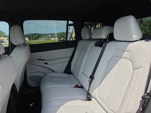 New 2026 Jeep Cherokee Limited AWD/4WD image 13