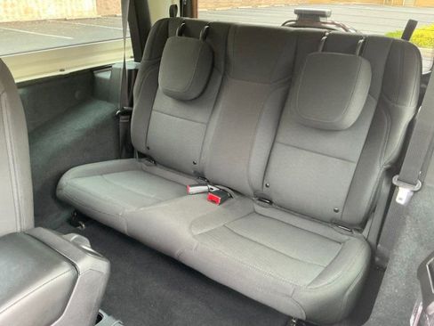 Used 2022 Jeep Wrangler Sport image 12