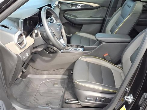 Used 2025 Chevrolet TrailBlazer ACTIV w/ Convenience Package image 15