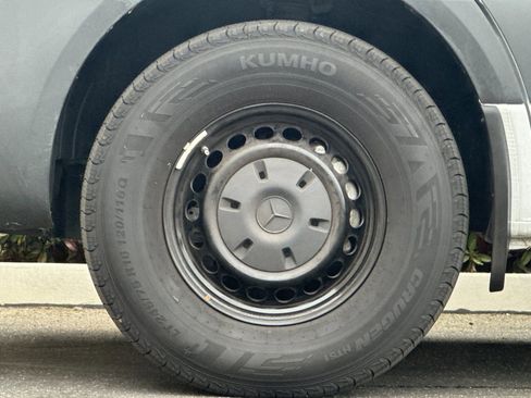 Used 2024 Mercedes-Benz Sprinter 2500 image 29