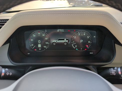 Used 2022 Land Rover Defender 110 X-Dynamic SE AWD/4WD image 23