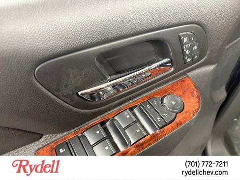 Used 2013 Chevrolet Avalanche LTZ AWD/4WD image 11