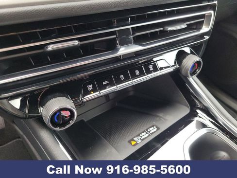 New 2026 Chevrolet Traverse LT image 15