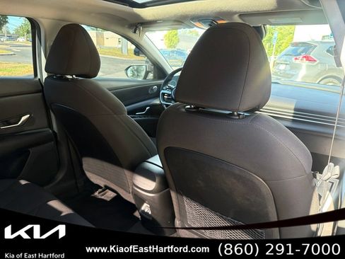 Used 2024 Hyundai Elantra SEL w/ Convenience Package FWD image 15