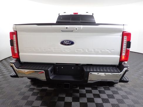 Used 2026 Ford F450 Lariat w/ Lariat Ultimate Package AWD/4WD image 16
