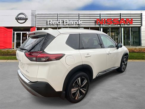 Used 2021 Nissan Rogue SL w/ Premium Package image 6