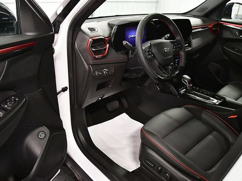 Used 2024 Chevrolet TrailBlazer RS w/ Convenience Package AWD/4WD image 15