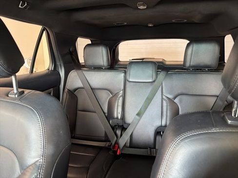 Used 2016 Ford Explorer XLT w/ Equipment Group 202A image 28