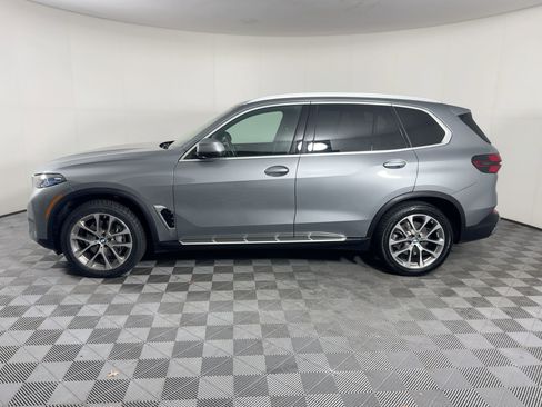 Used 2024 BMW X5 xDrive40i image 2