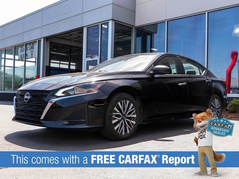 Used 2025 Nissan Altima 2.5 SV FWD image 3