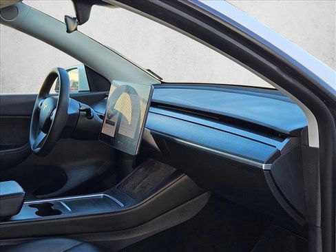 Used 2021 Tesla Model Y Long Range AWD/4WD image 17