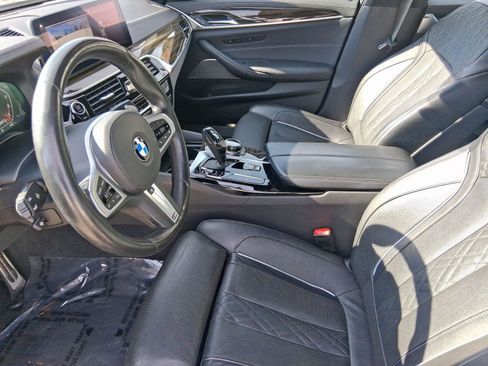Used 2021 BMW M550i xDrive w/ Dynamic Handling Package image 5