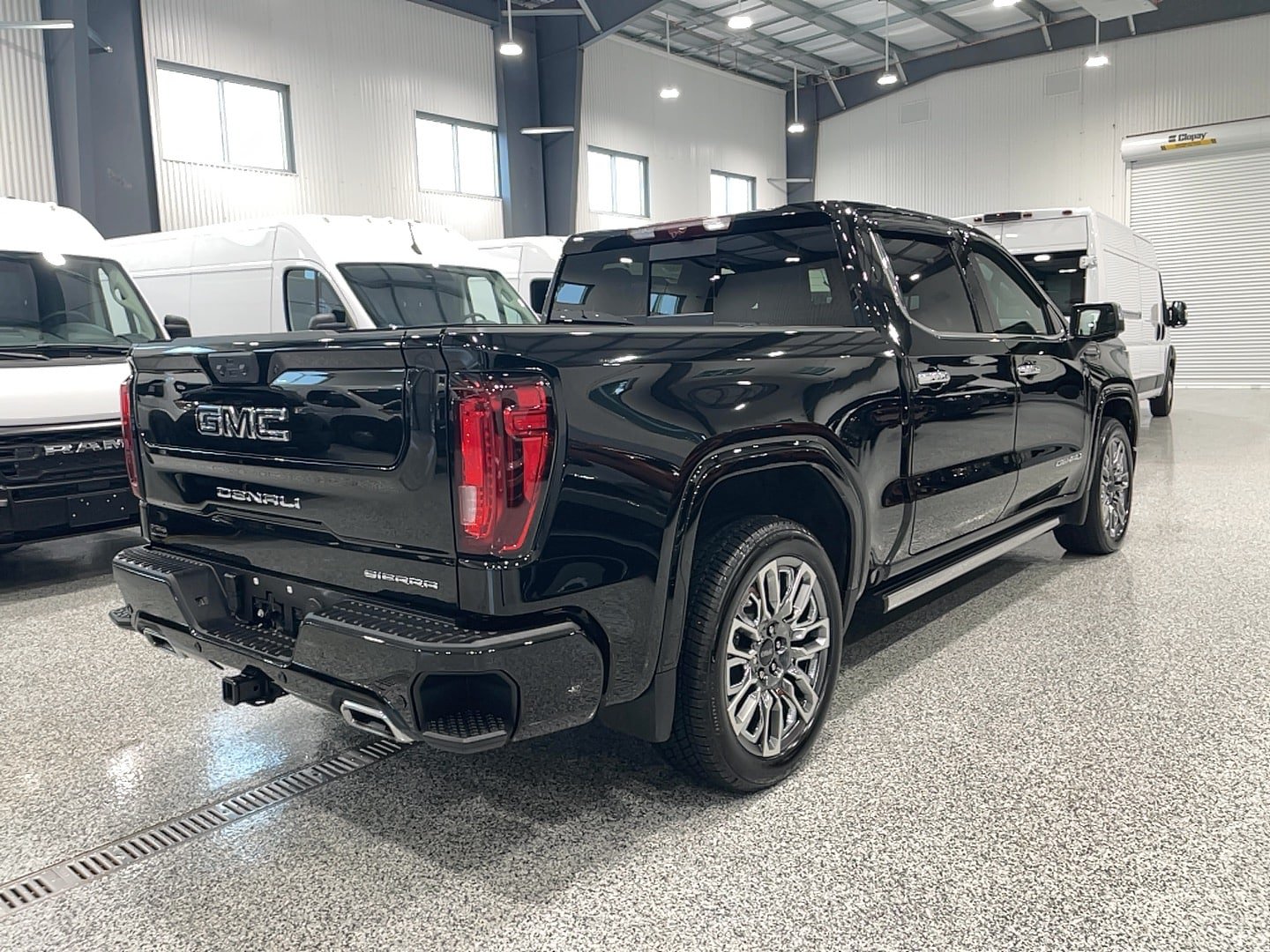 Used 2025 GMC Sierra 1500 Denali Ultimate AWD/4WD image 25