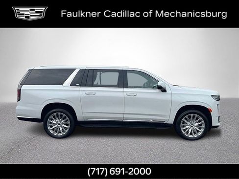 Used 2024 Cadillac Escalade ESV Premium Luxury AWD/4WD image 4