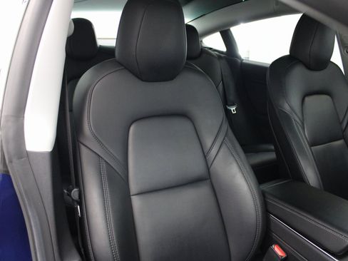 Used 2019 Tesla Model 3 Mid Range image 29