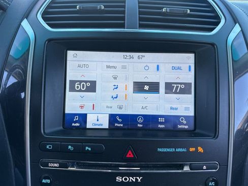 Used 2016 Ford Explorer Platinum image 39