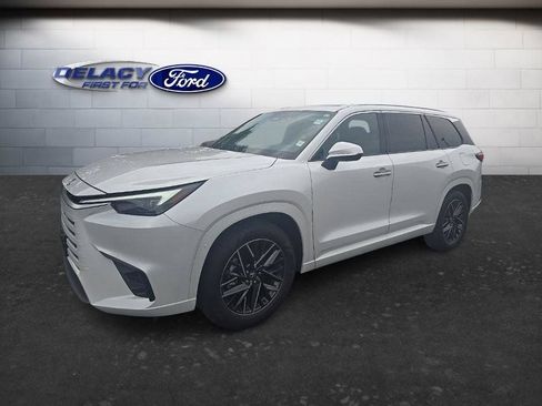 Used 2024 Lexus TX 350 AWD w/ Captains Chair Package image 2
