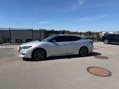 Used 2017 Nissan Maxima Platinum w/ Medallion Package image 4