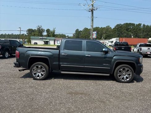 Used 2017 GMC Sierra 1500 Denali w/ Denali Ultimate Package AWD/4WD image 3