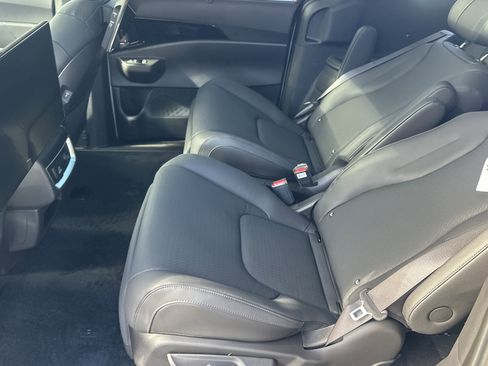 New 2026 Kia Carnival SX Prestige image 14