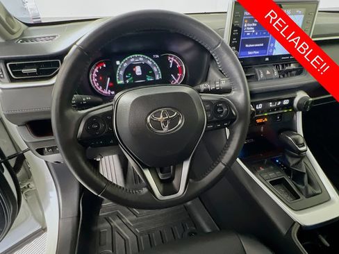 Used 2022 Toyota RAV4 Limited FWD image 11