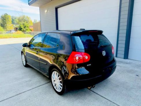 Used 2006 Volkswagen GTI 2.0T 2-Door FWD image 3