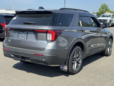 New 2026 Ford Explorer ST-Line w/ ST-Line Street Pack AWD/4WD image 5