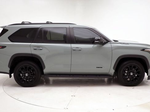 Used 2025 Toyota Sequoia Limited AWD/4WD image 3