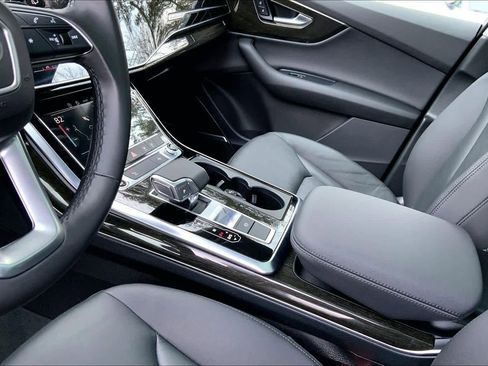 Used 2022 Audi Q7 Premium Plus image 15