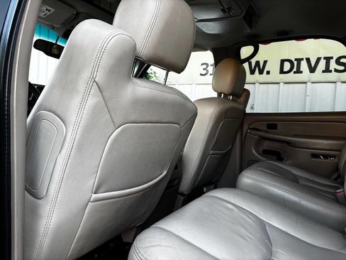 Used 2004 Chevrolet Tahoe Z71 w/ Z71 Preferred Equipment Group image 32