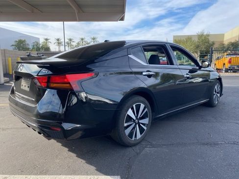 Used 2019 Nissan Altima 2.5 SV image 3