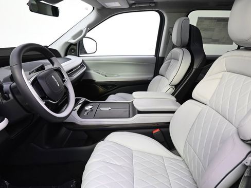 New 2026 Lincoln Navigator Black Label AWD/4WD image 13