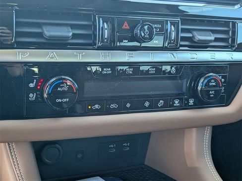 New 2026 Nissan Pathfinder Platinum image 13