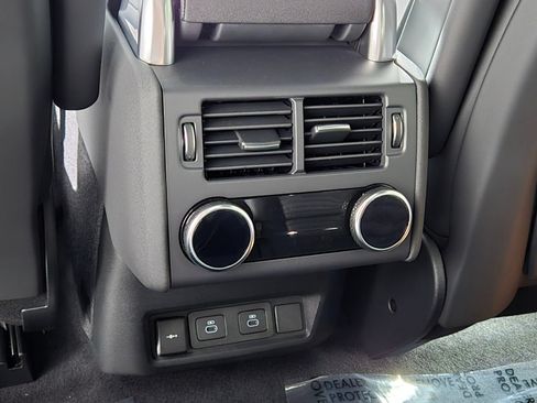New 2026 Land Rover Discovery Dynamic SE AWD/4WD image 14