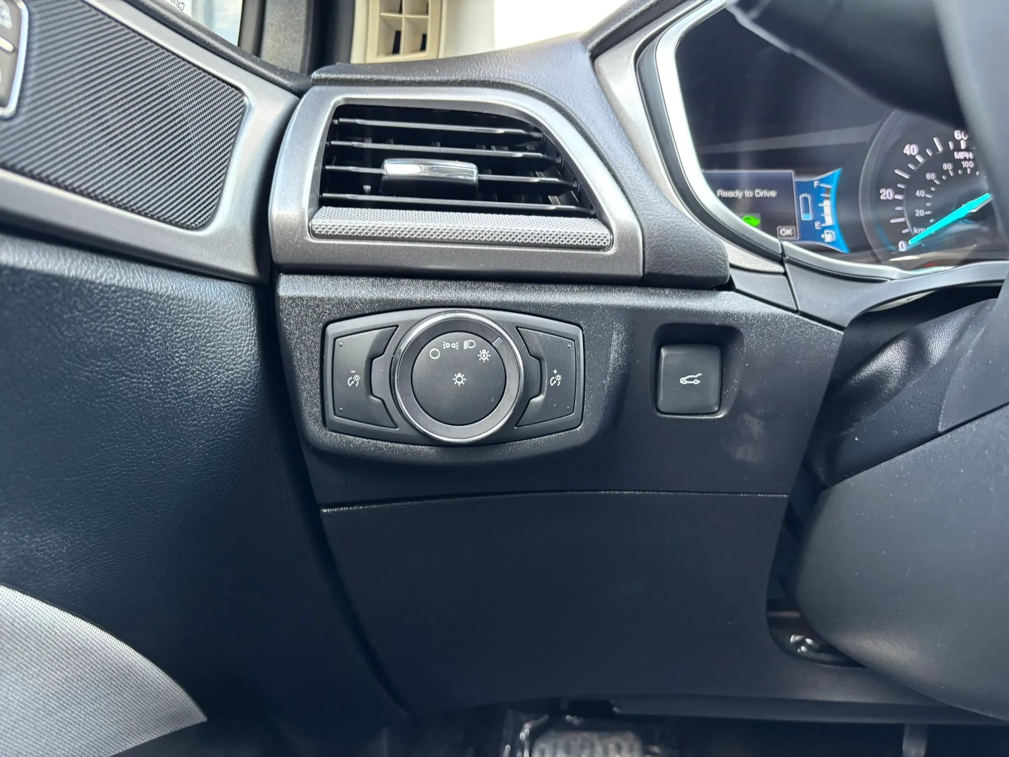 Used 2018 Ford Fusion S FWD image 21