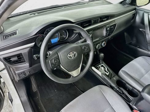 Used 2016 Toyota Corolla L FWD image 2