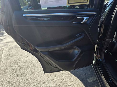 Used 2024 Porsche Macan image 39