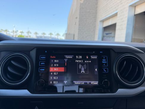 Used 2019 Toyota Tacoma SR5 RWD image 12