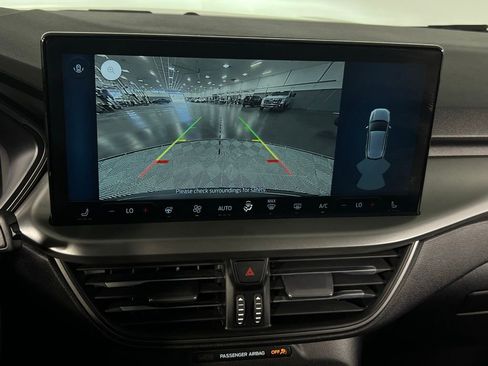 Used 2025 Ford Escape SE image 17